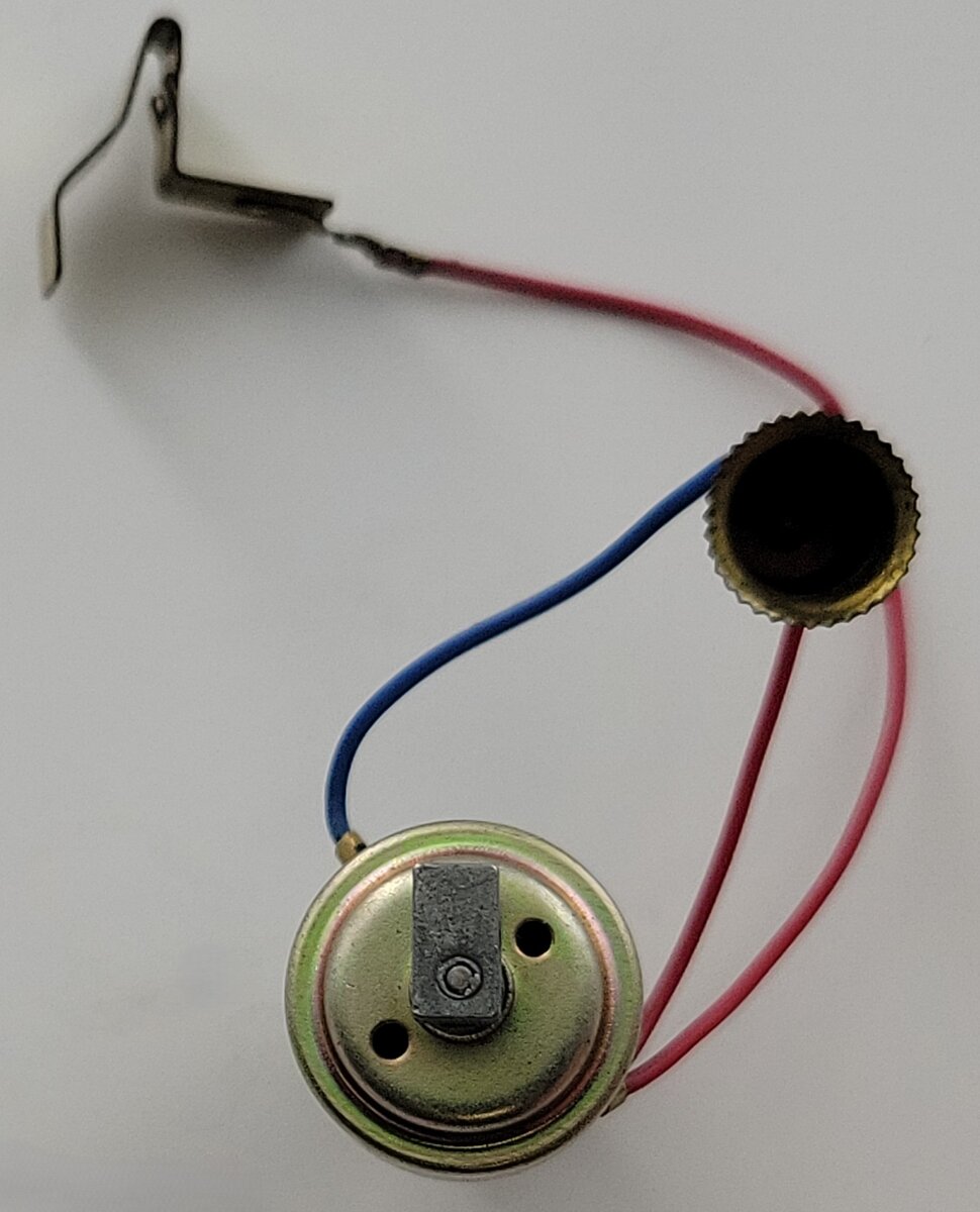 Mabuchi RE-36 3-Volt DC Can Motor with Light Socket and Contact