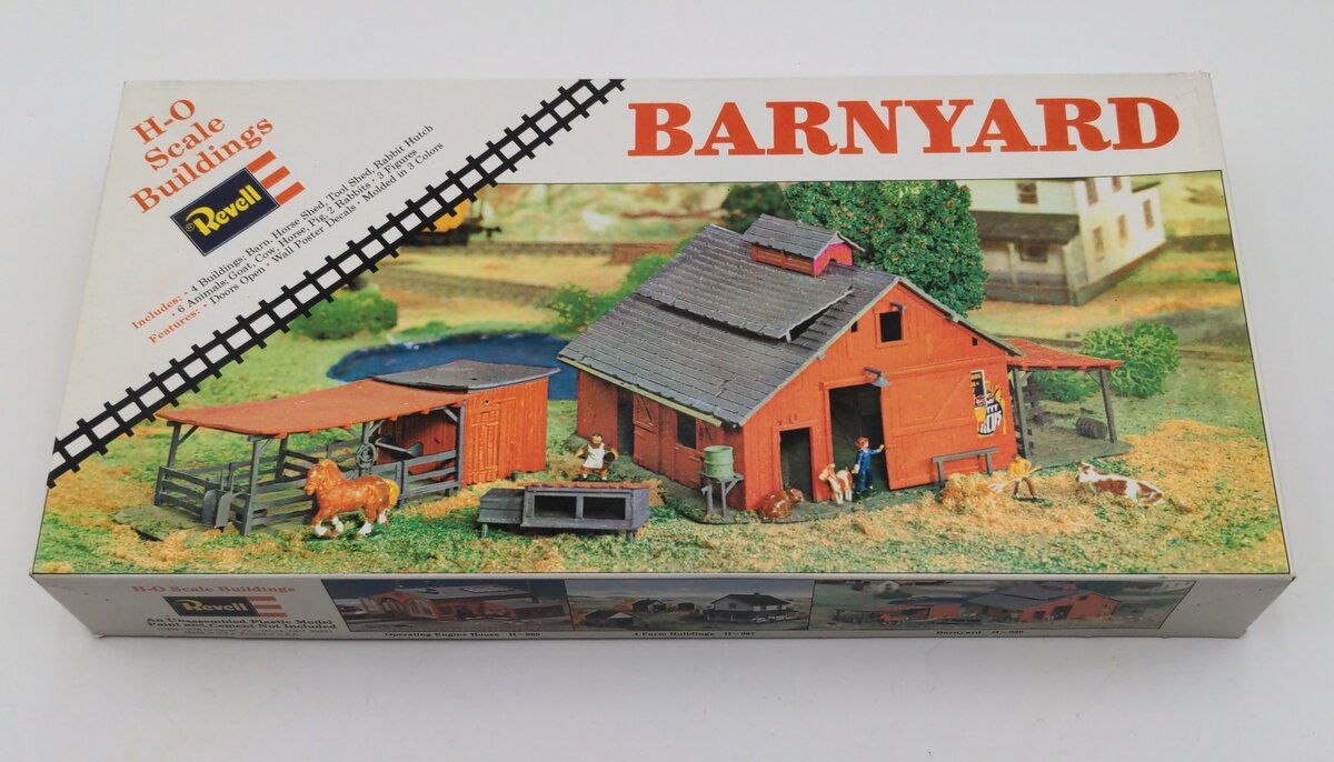 Revell H-989 HO Vintage Barnyard Building Kit