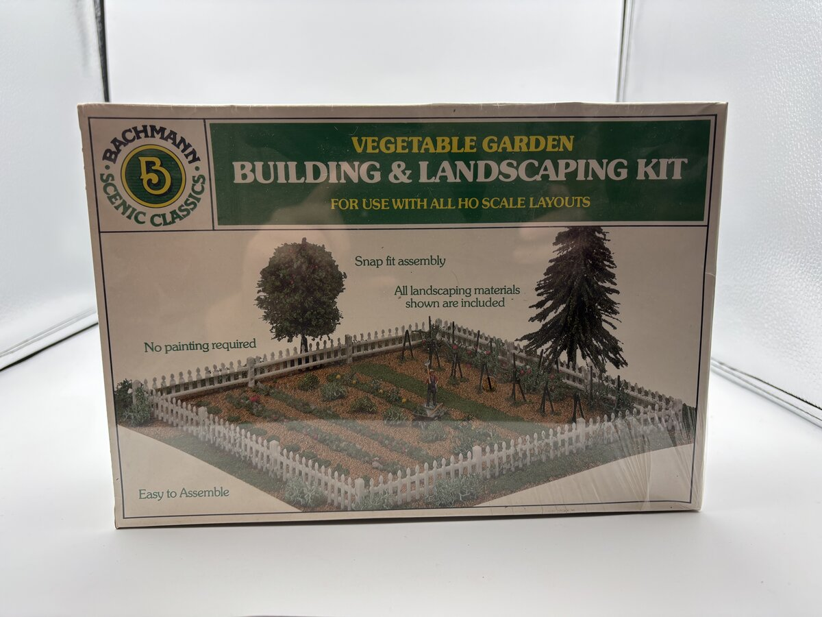 Bachmann 2555 HO Vegetable Garden Building & Landscaping Kit
