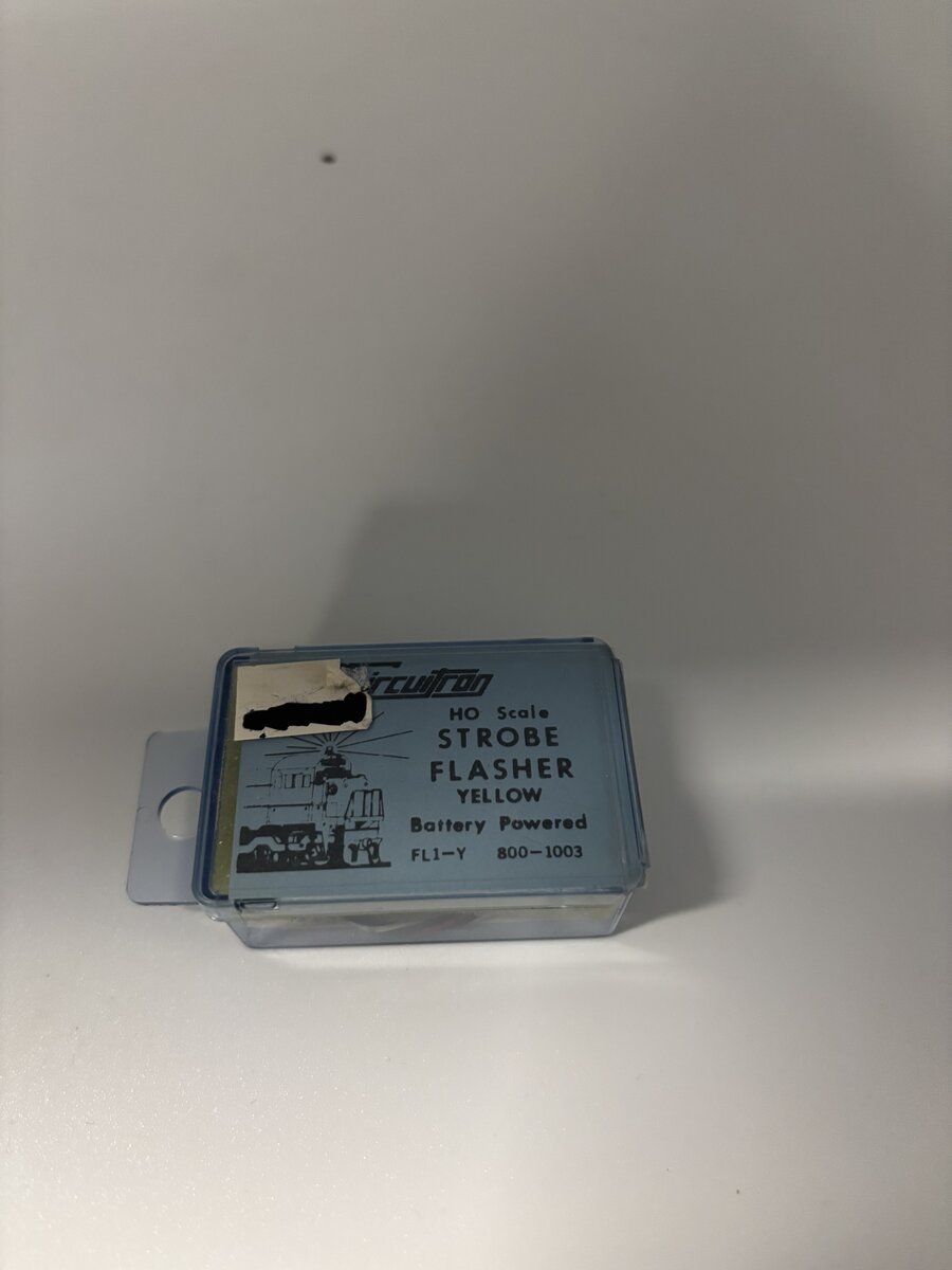 Circuitron 800-1003 HO FL1 Strobe Flasher (Yellow)