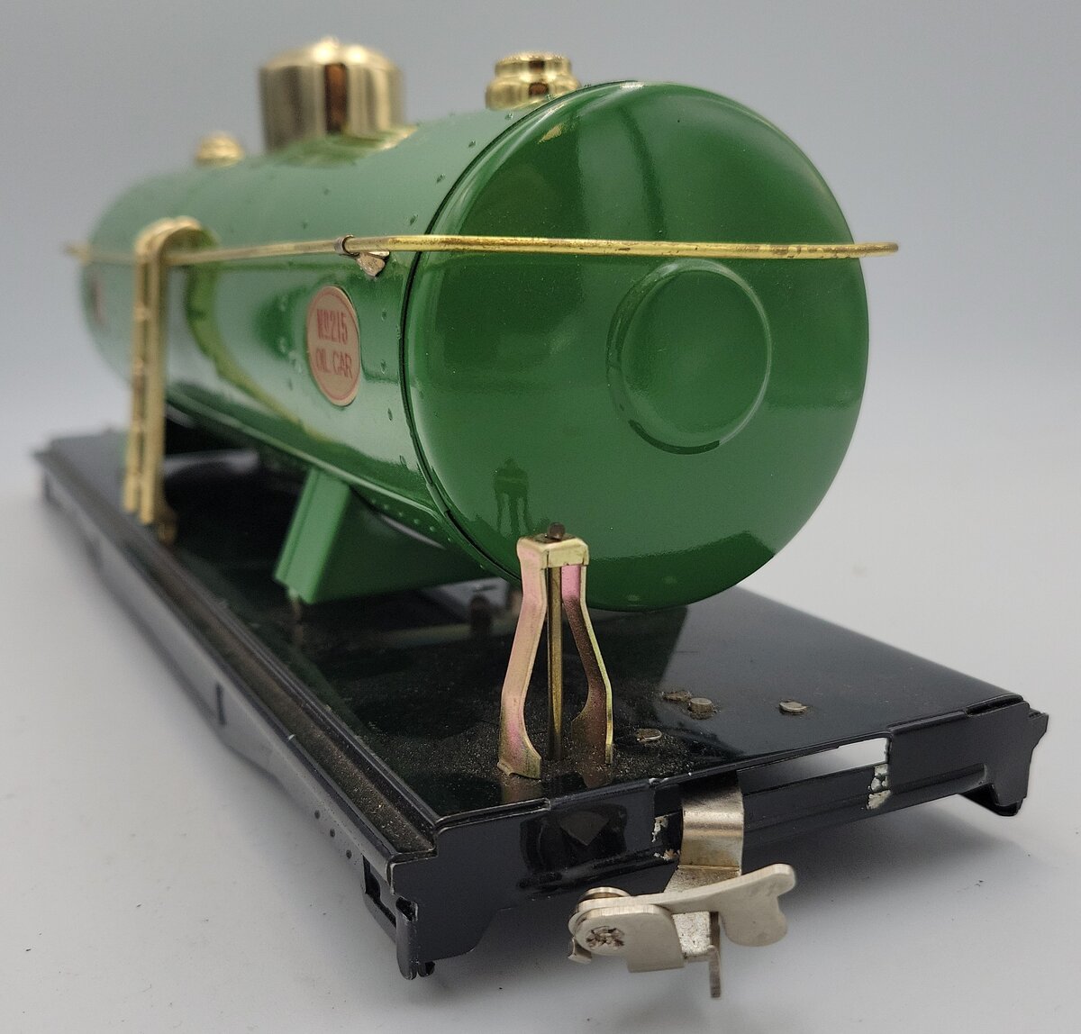 Lionel 215-01 Oil Tank Car and Frame