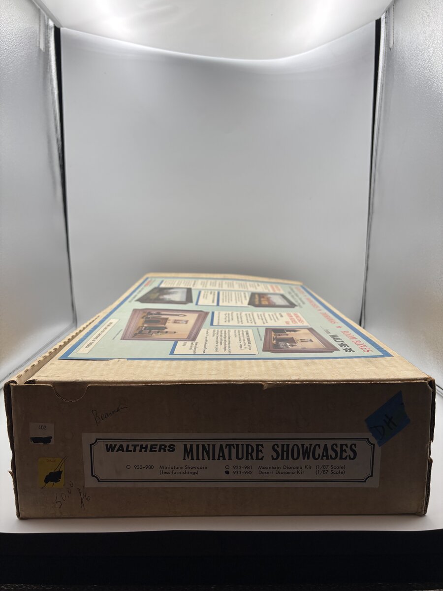 Walthers 933-982 Miniature Showcases Desert Diorama Kit (1/87 Scale)