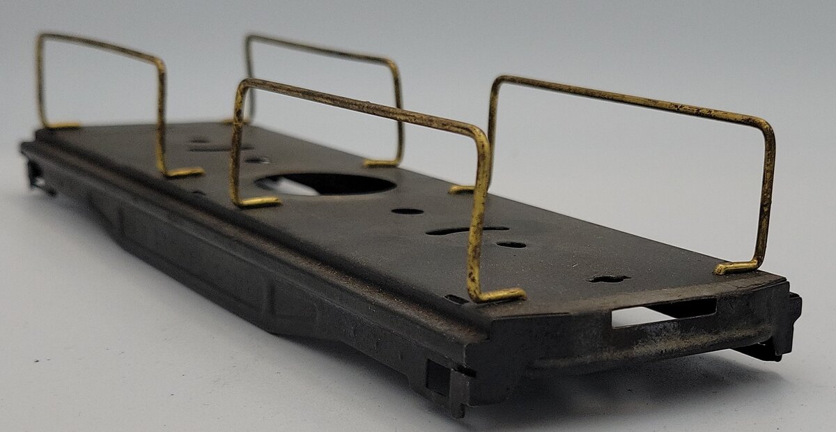 Lionel 820-5X Prewar O Gauge Dual Searchlight Car Frame with Brass Handrails