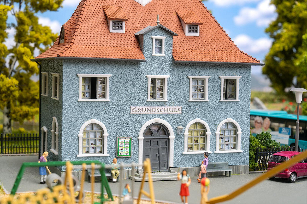 Faller 190087 HO Back to School Promotional-Set Building Kit