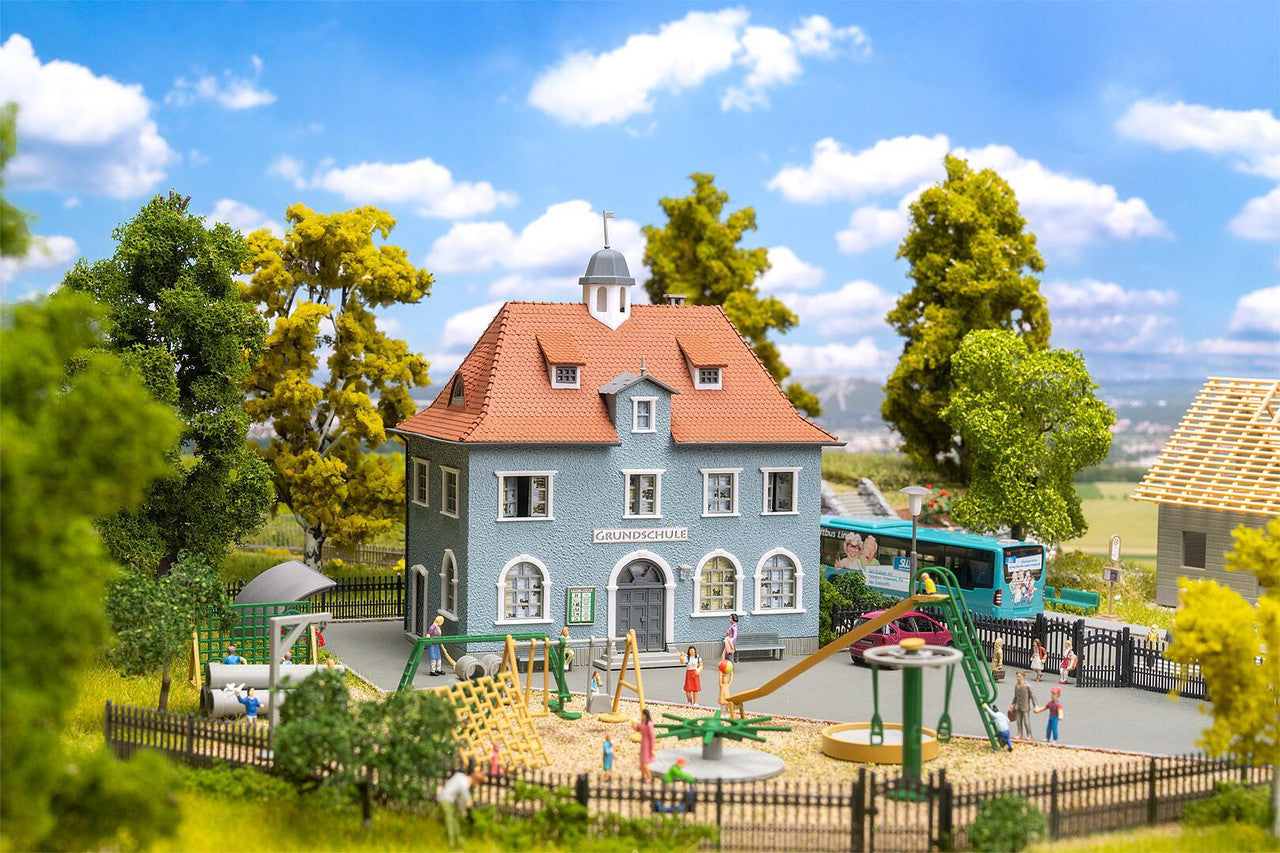 Faller 190087 HO Back to School Promotional-Set Building Kit