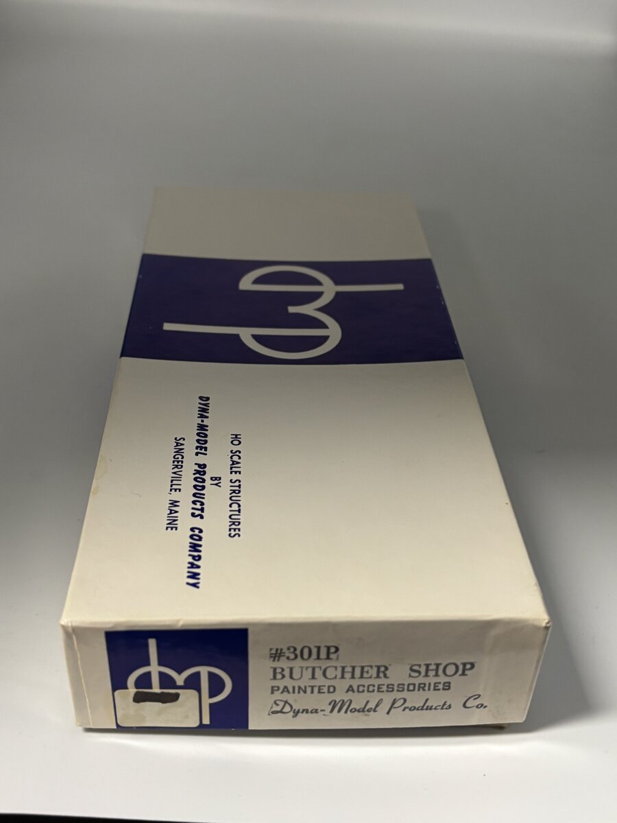Dyna-Model 301P HO Butcher Shop (Painted Accessories)