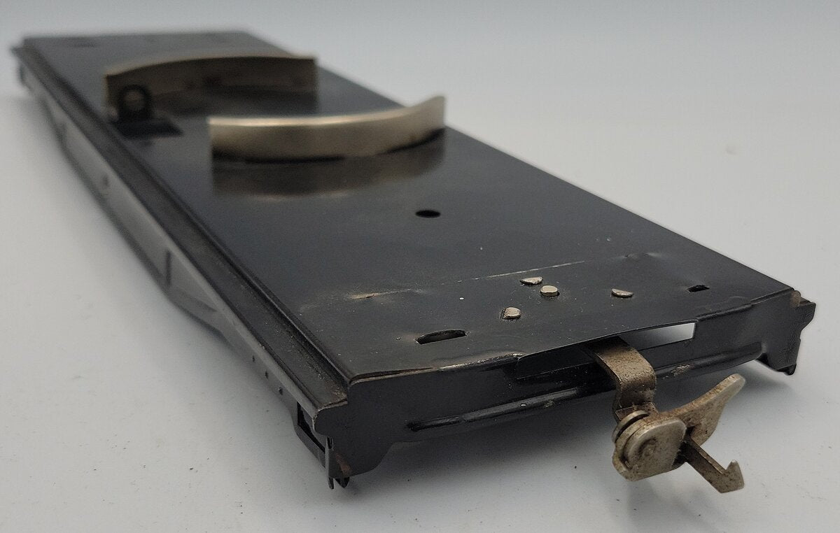 Lionel 219-3 Repainted Black Derrick Car Frame with One Latch Coupler