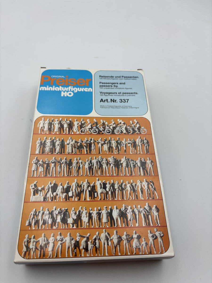 Preiser 337 HO 120-Figures Passenger & Passers-By