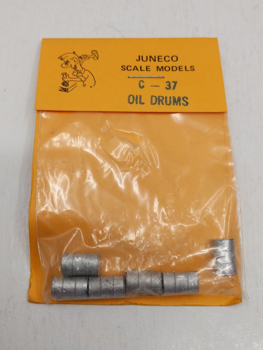 Juneco Scale Models C-37 HO Scale Metal Casting Oil Drums (Pack of 6)