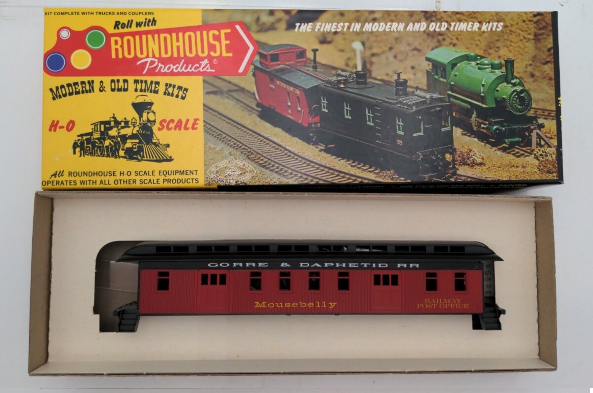 Roundhouse 5196 HO 5196 Gorre & Daphetid 50' Overland Mousebelly Baggage Car Kit