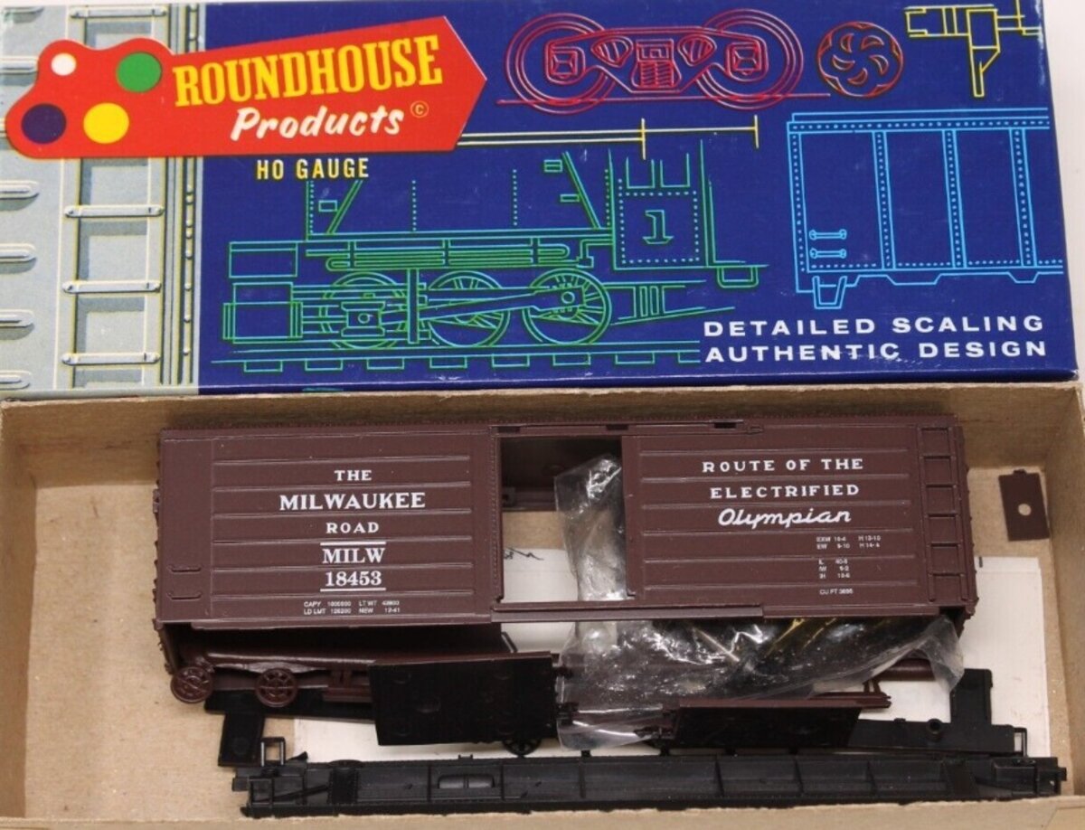 Roundhouse 1021 HO Scale The Milwaukee Road Olympian 40' Box Car Kit