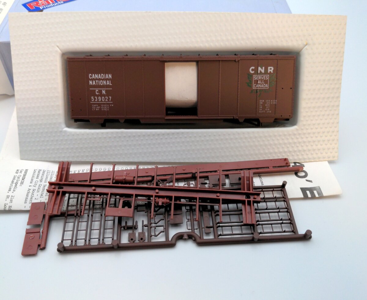 Front Range 4042 HO 40' Welded Side Canadian National Box Car Kit