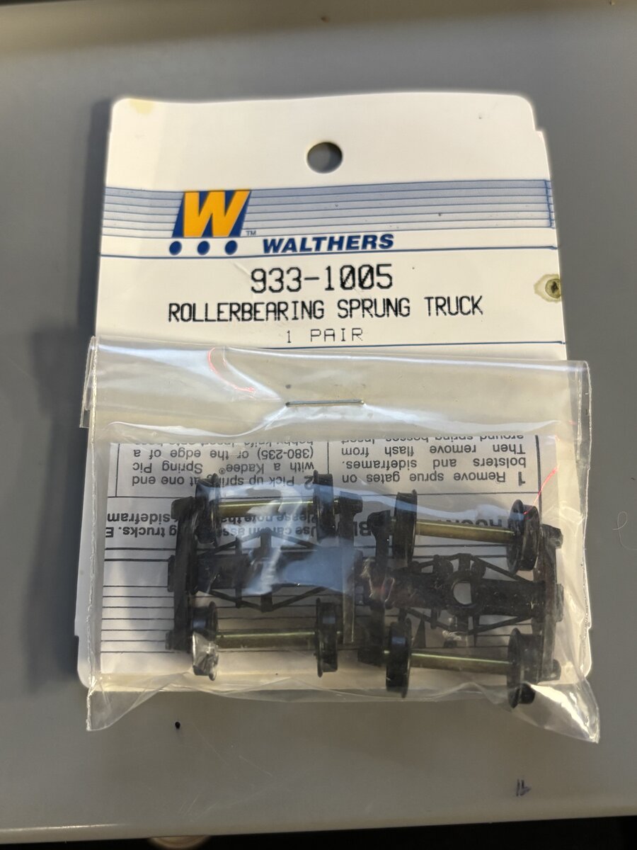 Walthers 933-1005 HO Scale Rollerbearing Sprung Truck One Pair