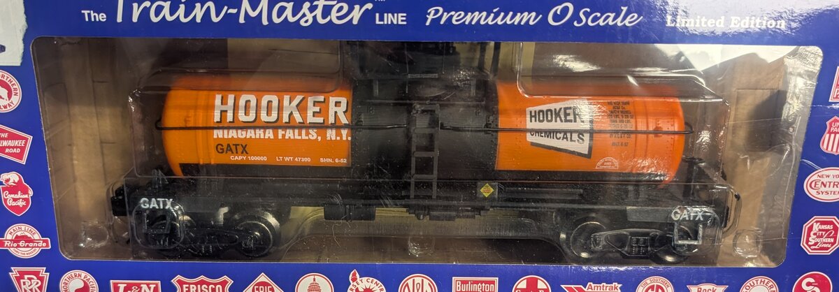 RMT 96897 O Gauge Hooker Single Dome Tank Car w/Replacement Trucks