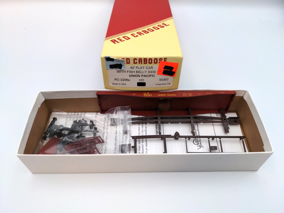 Red Caboose RC-2206a HO UP 42' Flat Car w/Fish Belly Side Kit #55307