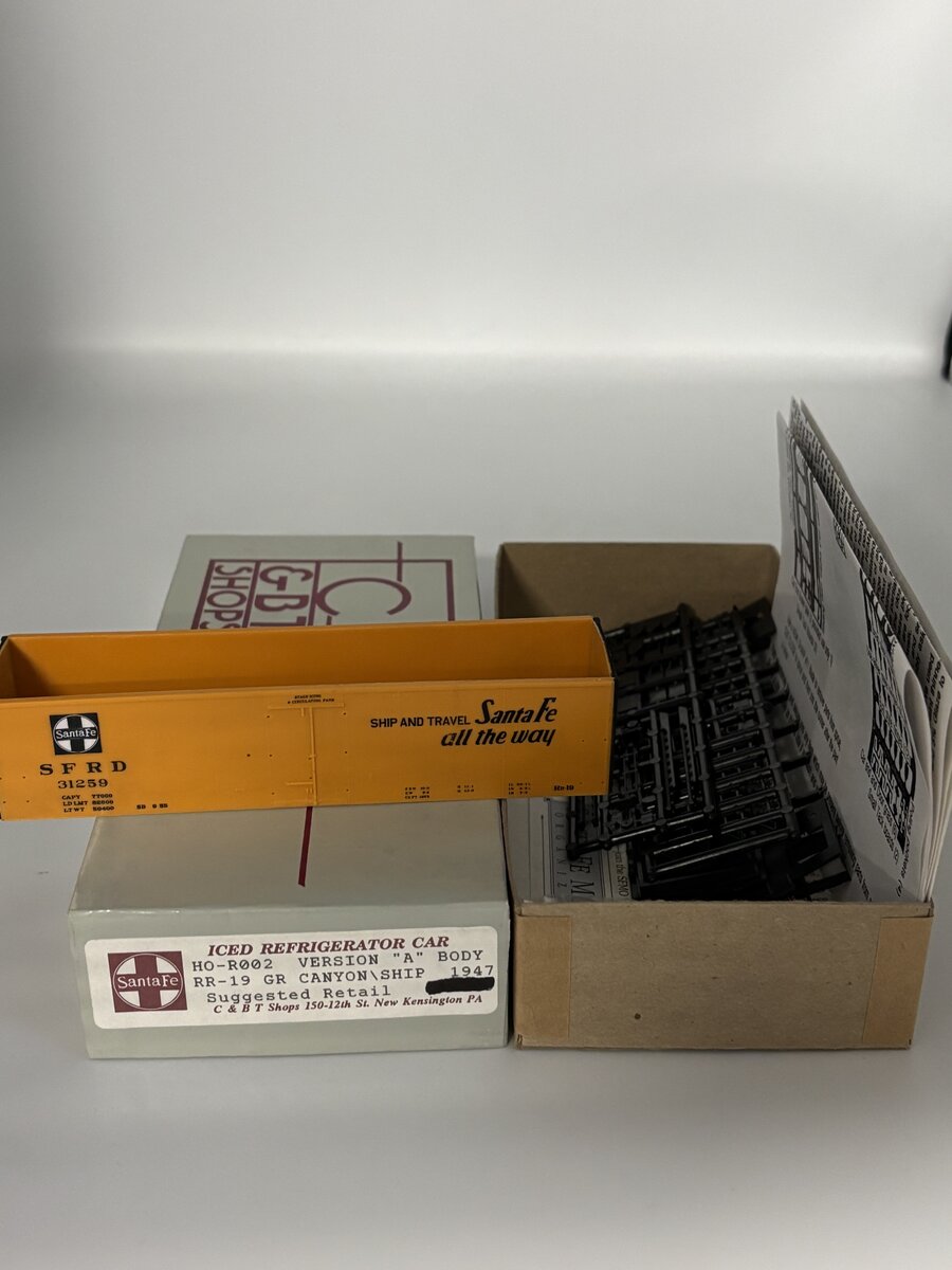 C&BT Shops R002 HO 40' Iced Refrigerator Car Santa Fe