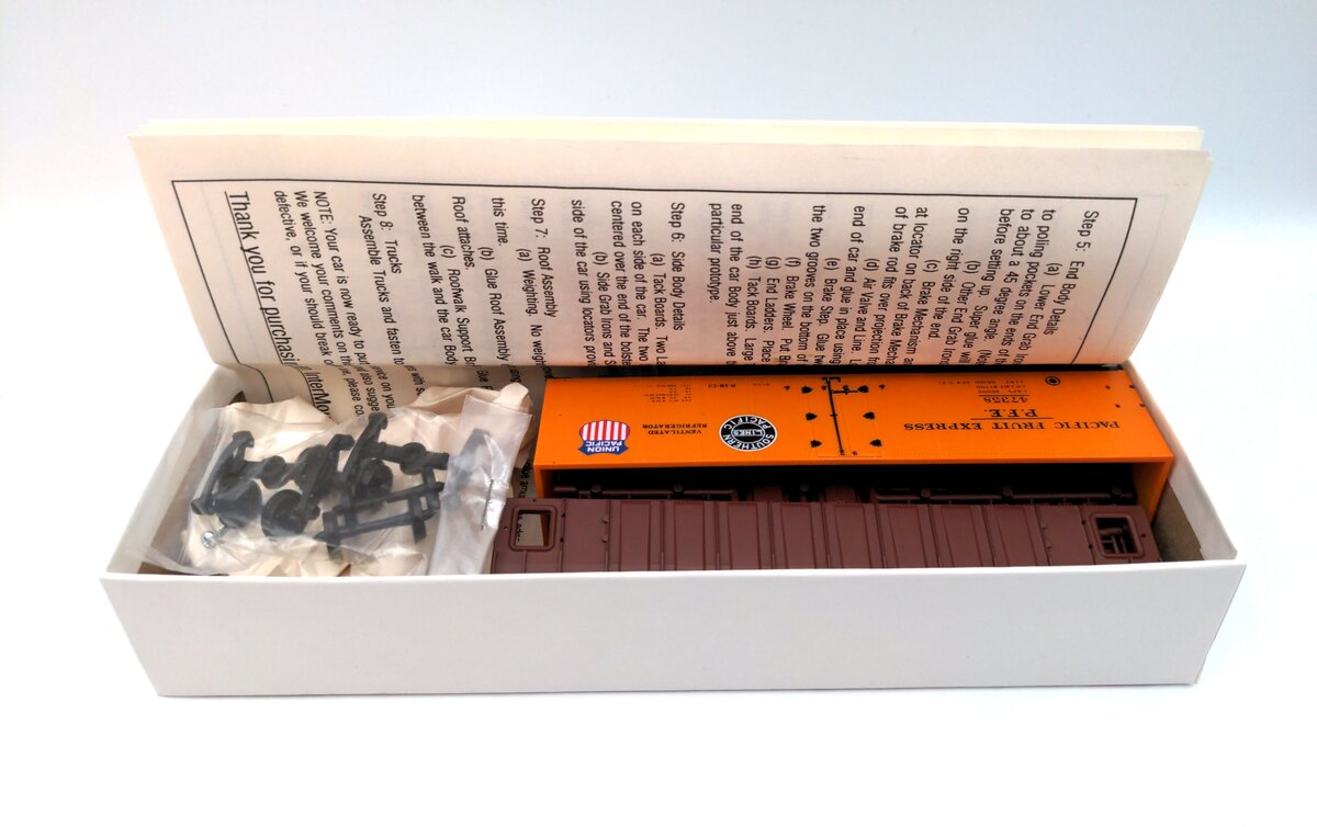 InterMountain 40501-04 HO PFE Double Herald Steel Sided Ice Bunker Kit #47358