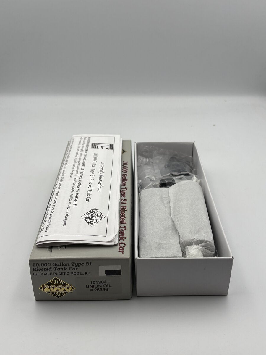 Proto 2000 26396 HO 10,000 Gallon Type 21 Riveted Tank Car Model Kit