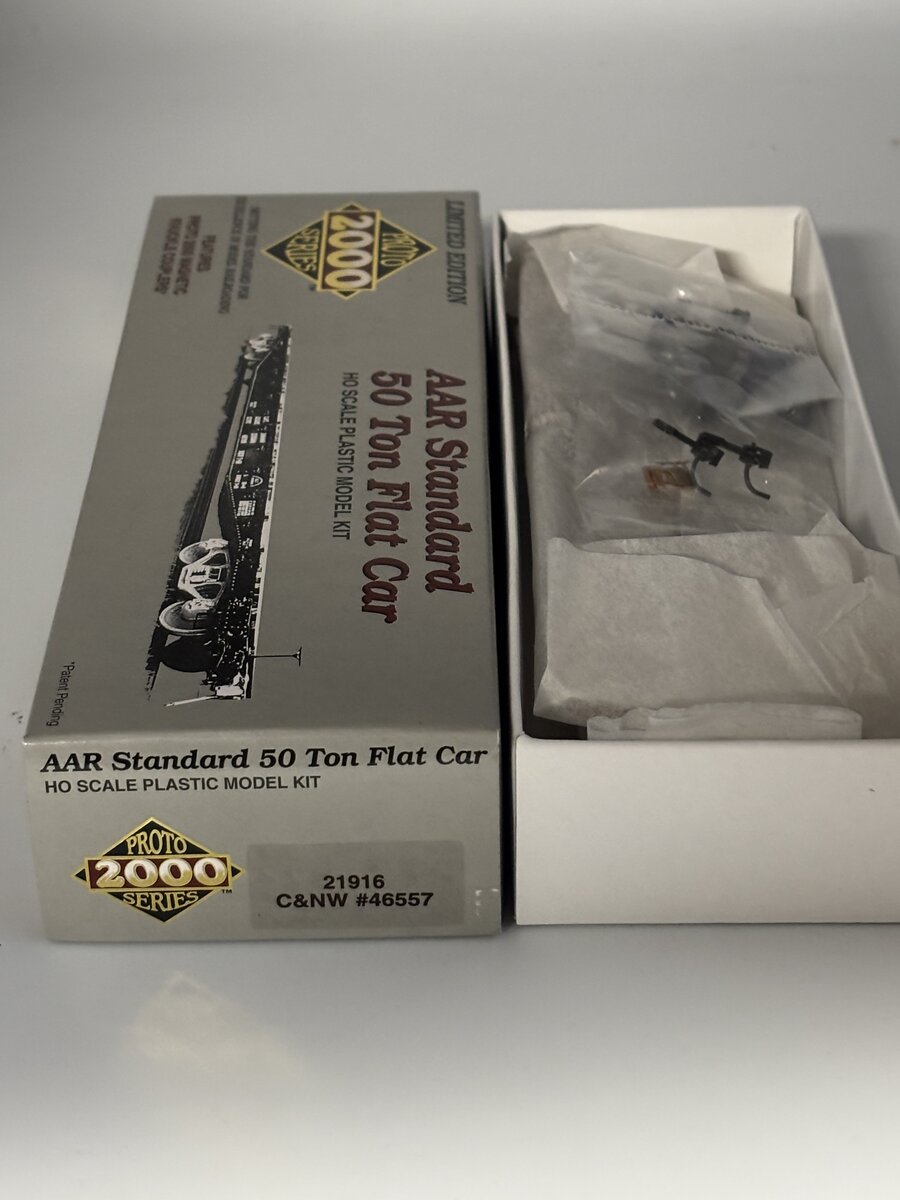 Proto 2000 21916 HO AAR Standard 50 Ton Flat Car Model Kit