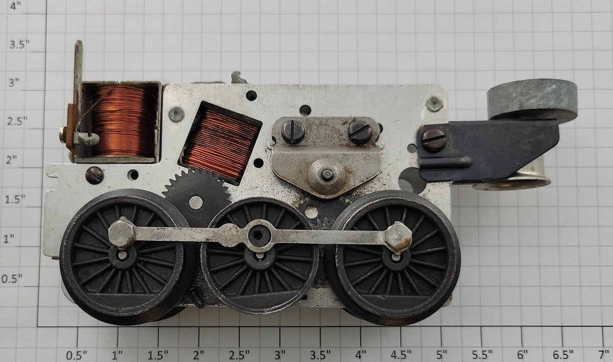 Lionel 2037-3 Magnetraction Motor Chassis with E-Unit & Smoke Unit Case