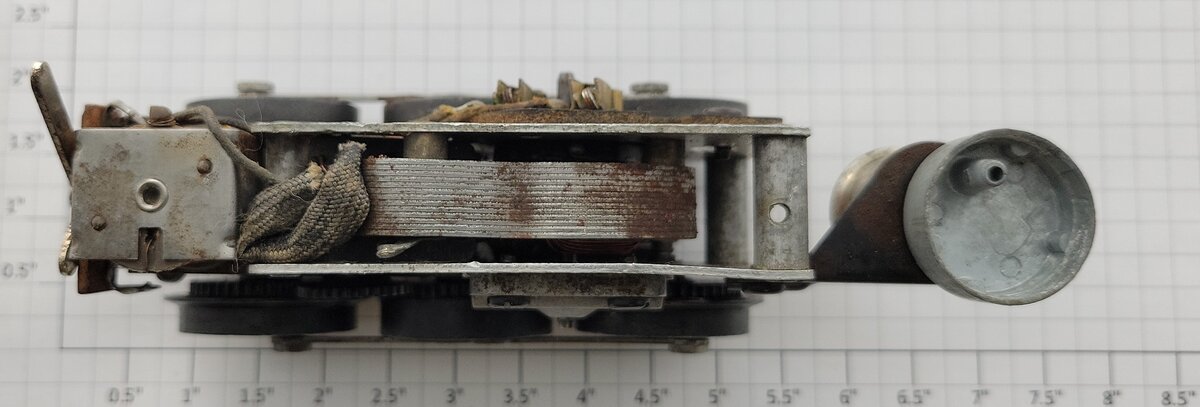 Lionel 2037-3 Magnetraction Motor Chassis with E-Unit & Smoke Unit Case