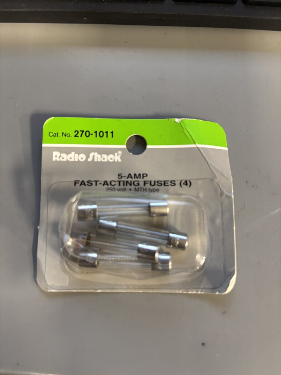 Radio Shack 270-1011 5-AMP Fast-Acting Fuses (Box of 4)