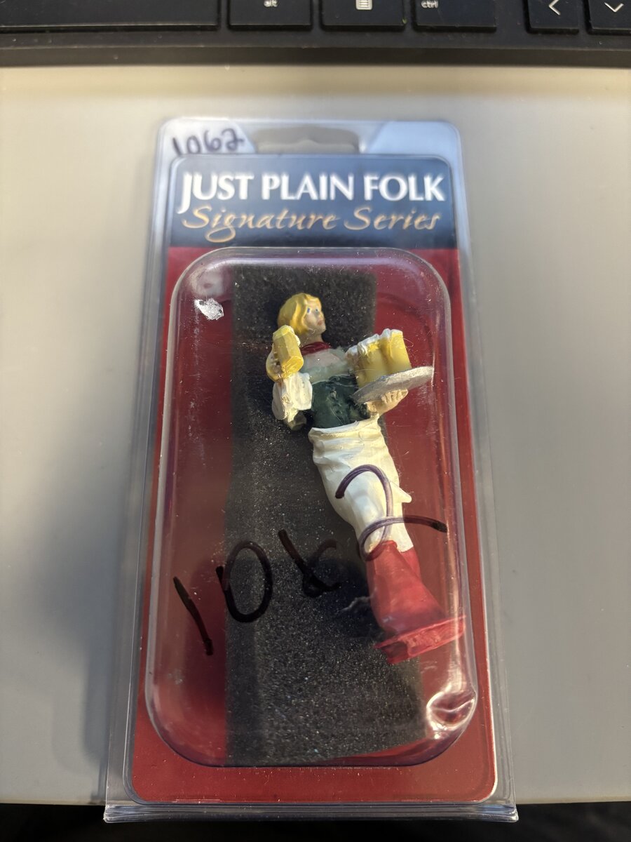 Just Plain Folk 1062 G Scale Train Figure Lady with beer mugs