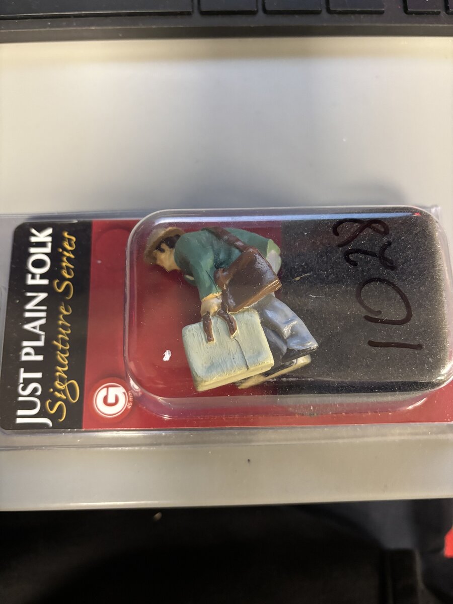 Just Plain Folk 1028 G Scale Train Figure Man Picking Up Bags To Board