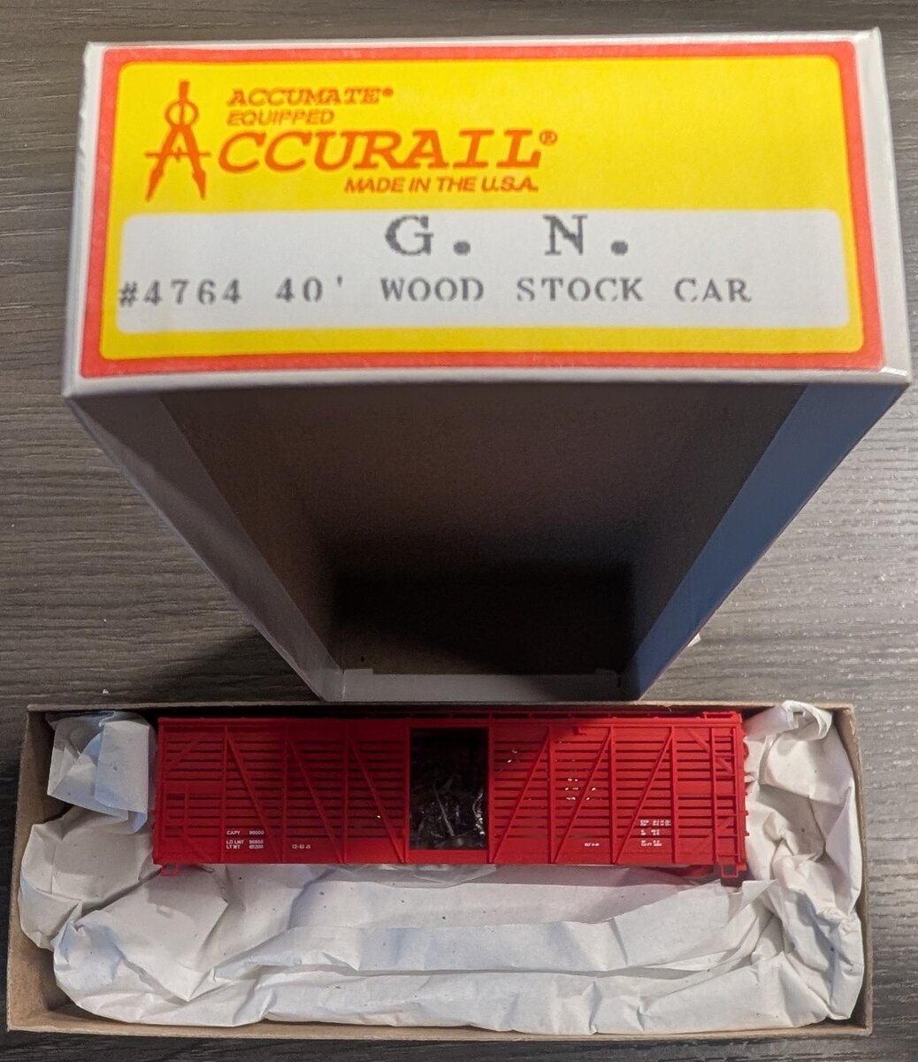 Accurail 4764 HO Great Northern 40' Wood Stock Car Kit