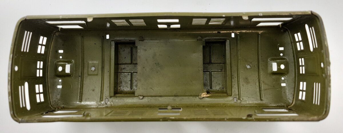 Lionel 8E-4 Olive Green Electric Locomotive Body Shell without Trim #8