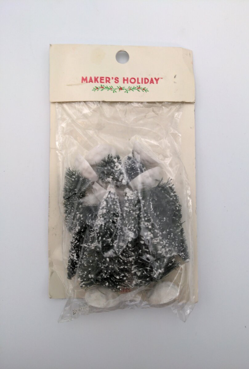 Acme 1508-2159 By Marker's Holidays Green Snowy Pines Sizes Assorted (Pack of 8)