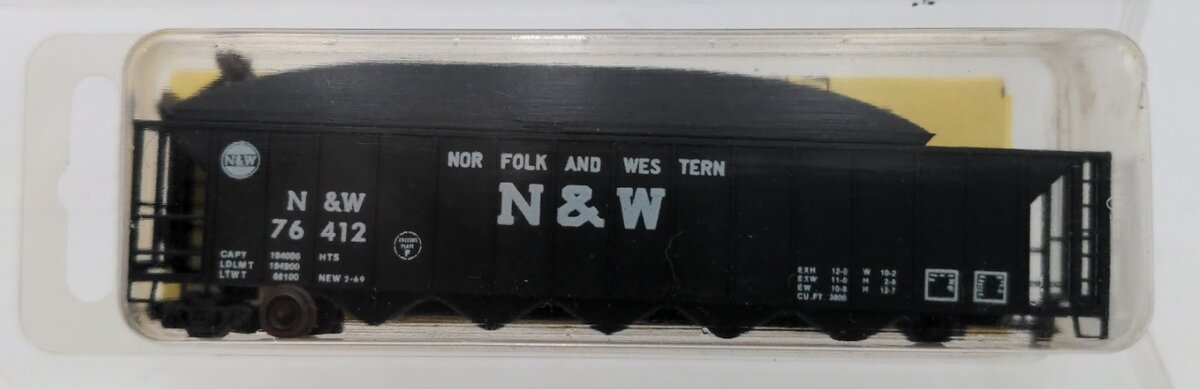 Precision Masters 76412 N Scale Norfolk and Western 5-Bay Hopper W/Coal Kit
