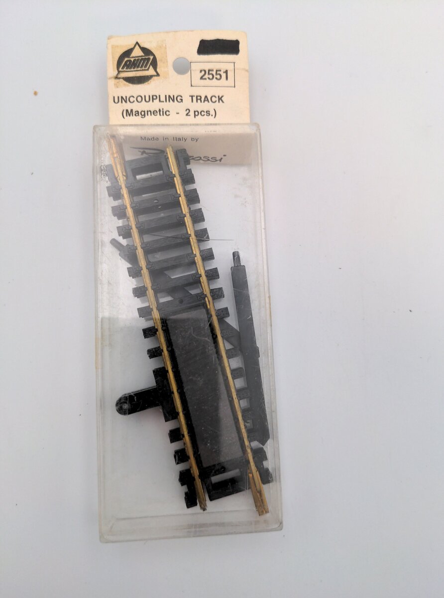 Rivarossi 2551 HO AHM Magnetic Uncoupling Track (Pack of 2)