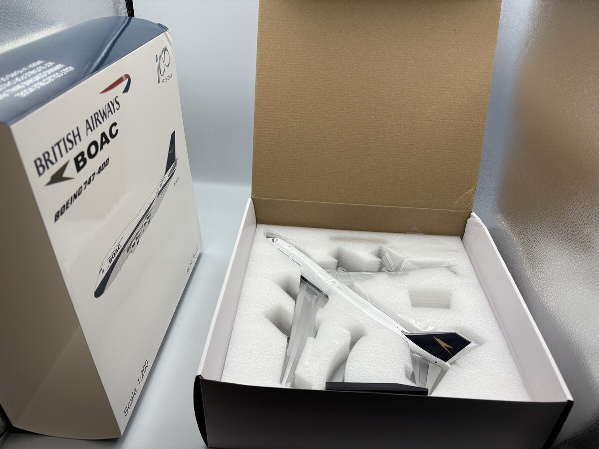 Lupa Aircraft Models BA100-747-BA-LANDOR British Airways B747-400 G-BNLY 1:200