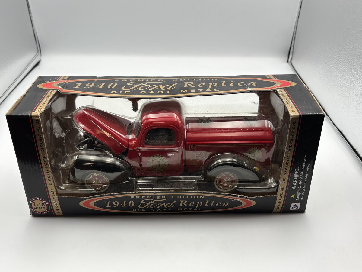 Golden Wheels 35449 1940 Ford Replica 1:18 Premier Edition  Metal Red Truck