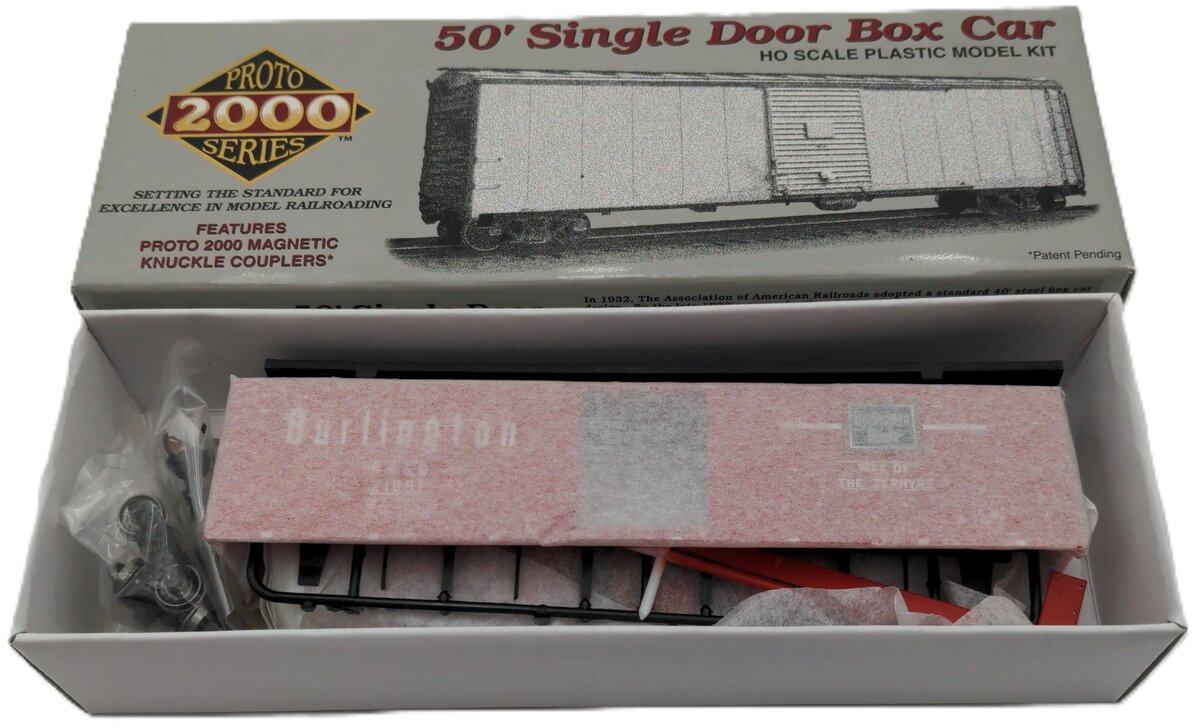 Proto 2000 21553 HO Burlington 50' Single Door Box Car Kit
