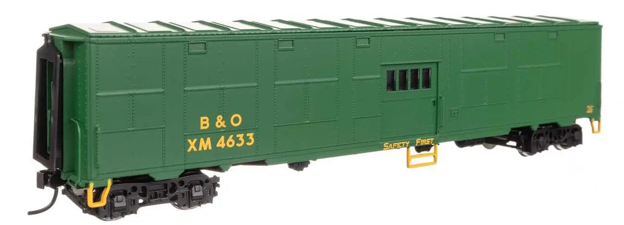 Walthers 920-10845 HO B&O C&O-Style Exp Boxcar Troop Sleeper Conversion #4633