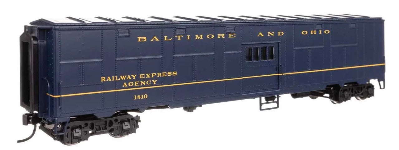Walthers 920-10848 HO B&O C&O-Style Exp Boxcar Troop Sleeper Conversion #1810
