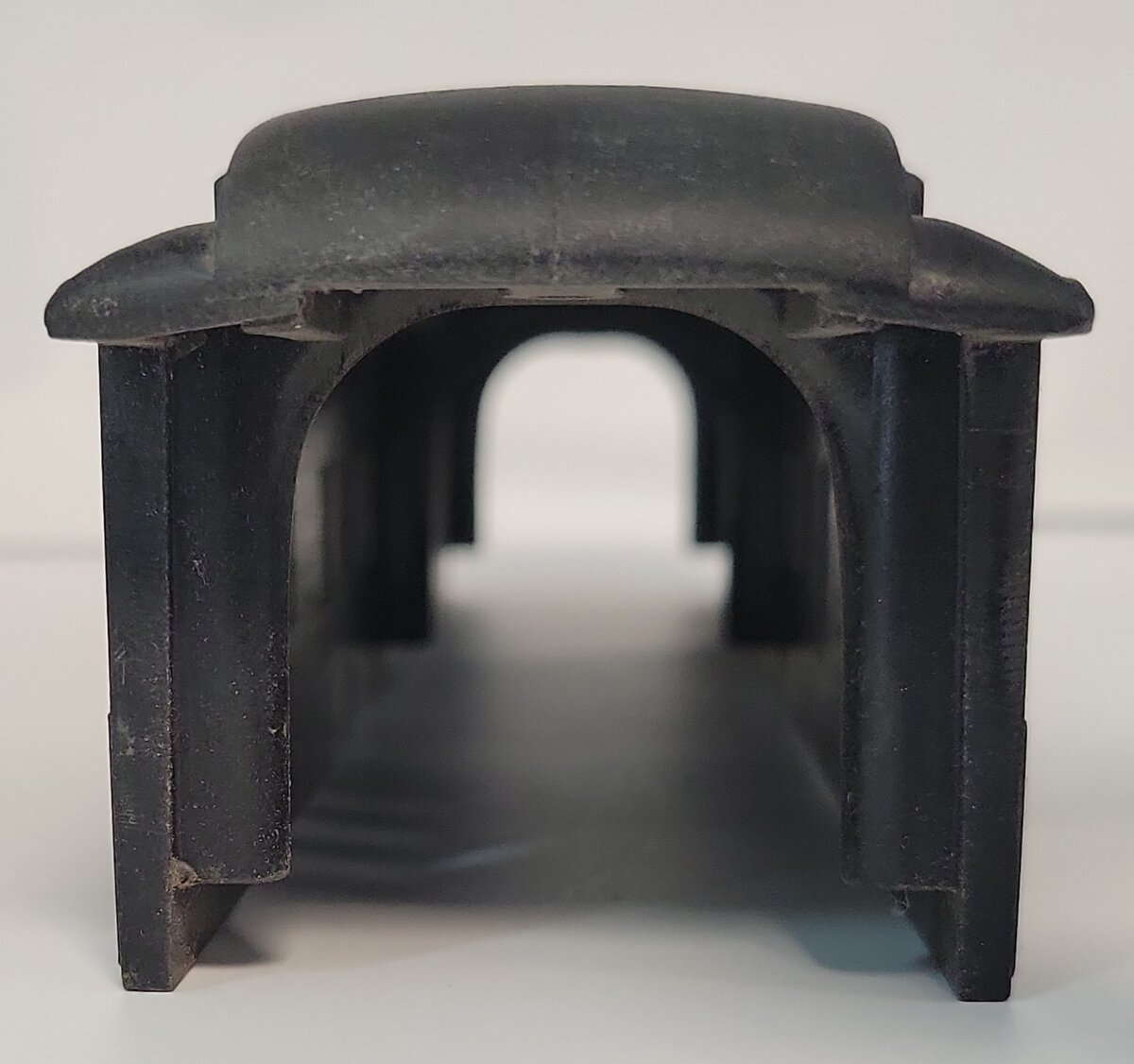 Lionel 2623-04 O Gauge Black Plastic Manhattan Passenger Car Shell