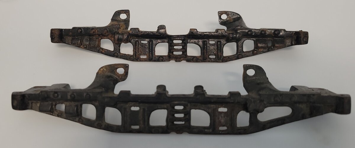 Ives 3255-20 O Gauge Prewar Cast Electric Loco Frame (Set of 2)