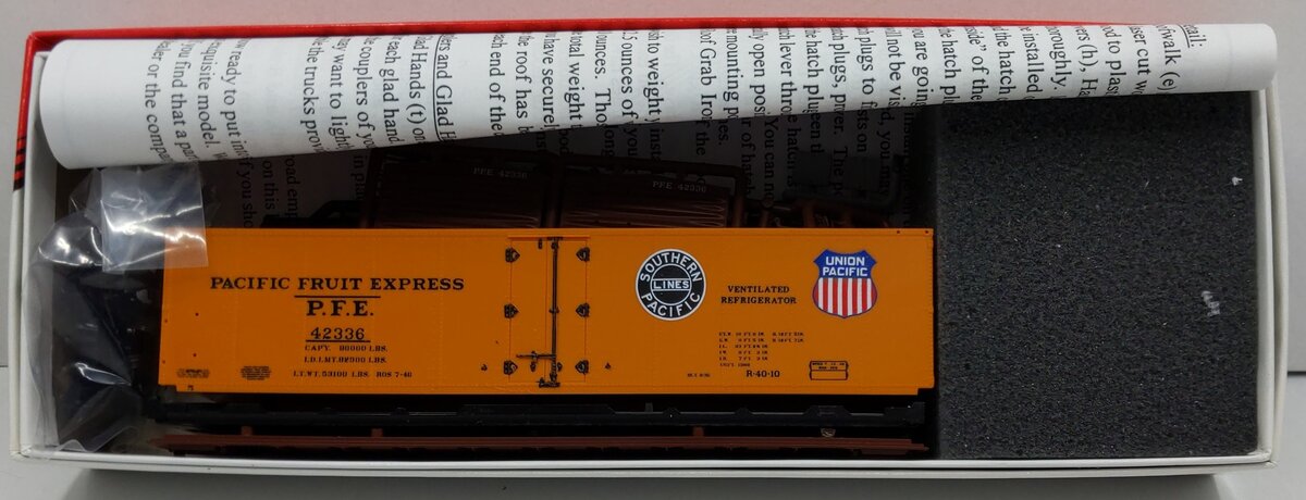 InterMountain 41702P-42 HO Pacific Fruit Express Refrigerator Car Kit (#42336)