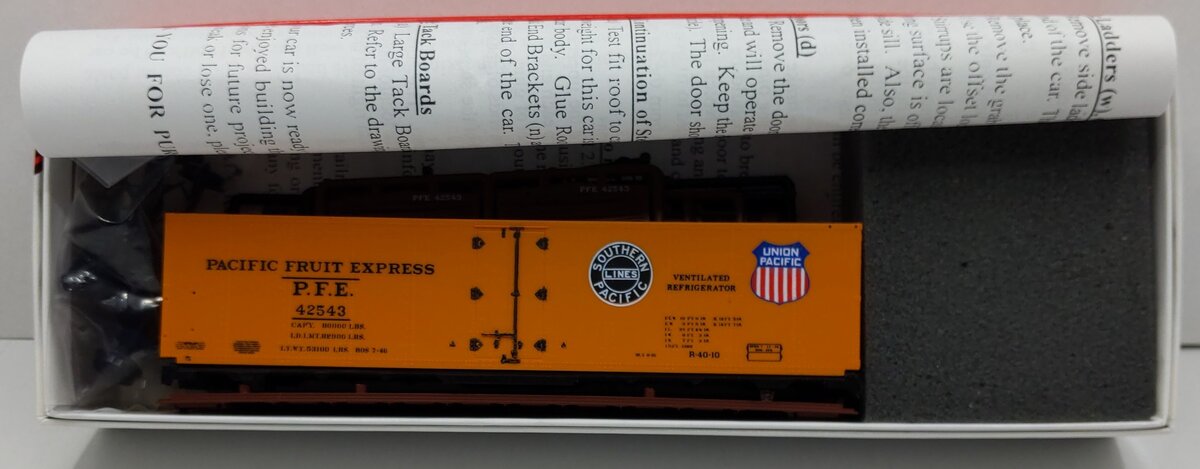 InterMountain 41702P-45 HO Pacific Fruit Express Refrigerator Car Kit (#42543)
