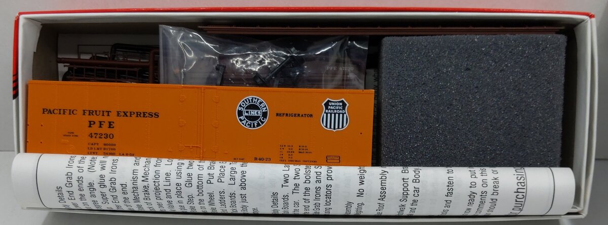 InterMountain 40532-06 HO Pacific Fruit Express Steel Sided Ice Bunker Car Kit