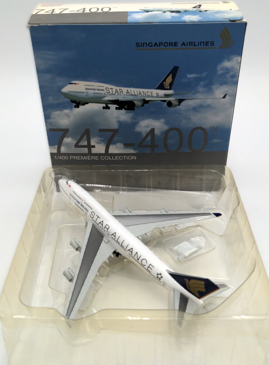 Dragon 55762 1:400 Singapore Airlines 'Star Alliance' Commercial Model Plane