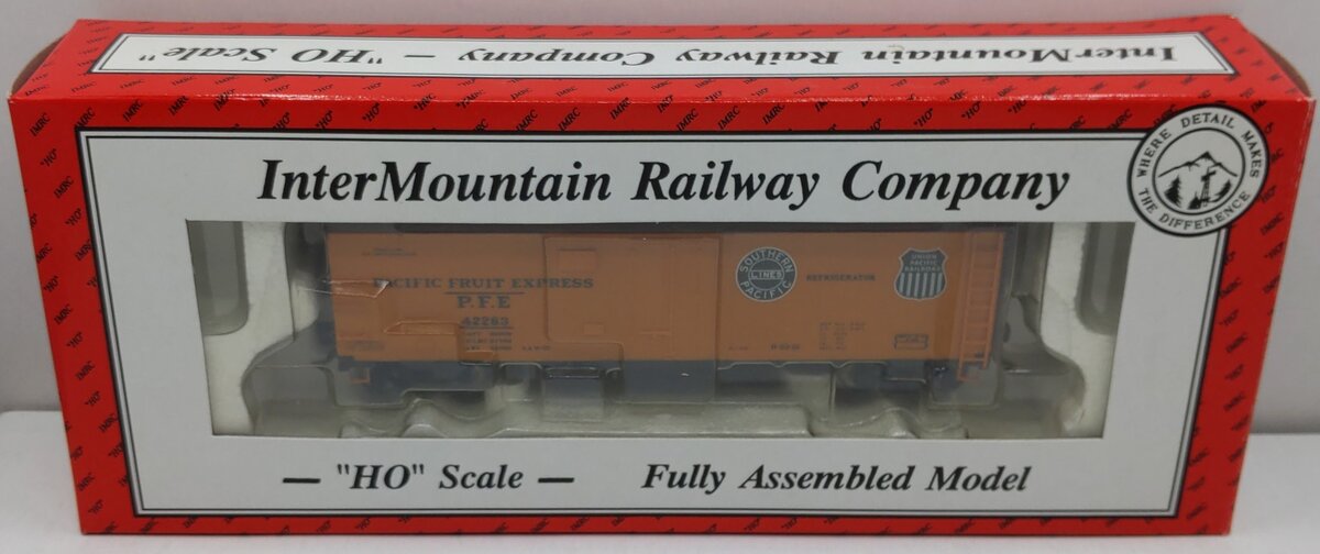 InterMountain 42283 HO Pacific Fruit Express Black/White Refrigerator Car R40-25