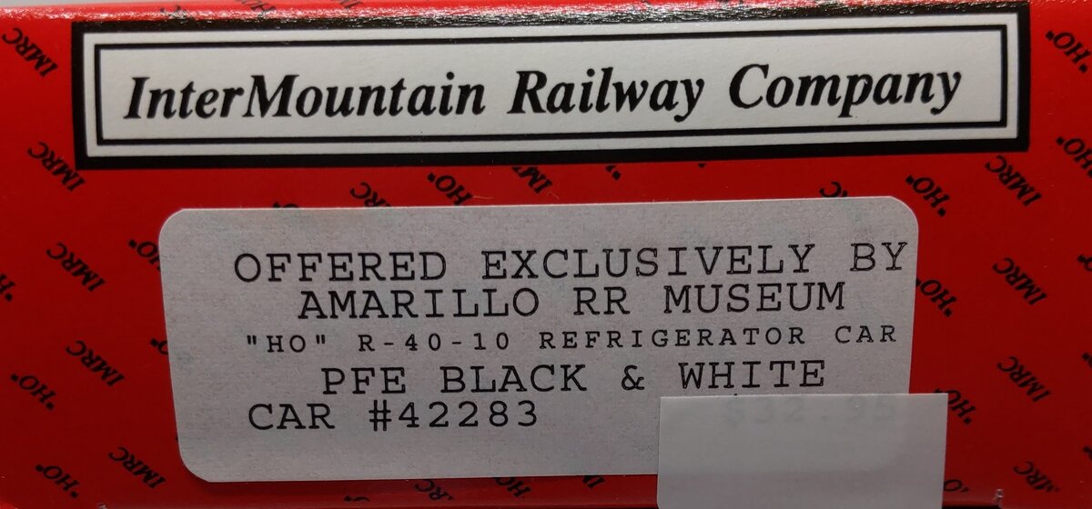 InterMountain 42283 HO Pacific Fruit Express Black/White Refrigerator Car R40-25