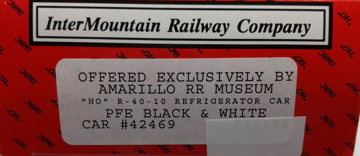 InterMountain 42469 HO Pacific Fruit Express Black/White Refrigerator Car R40-10