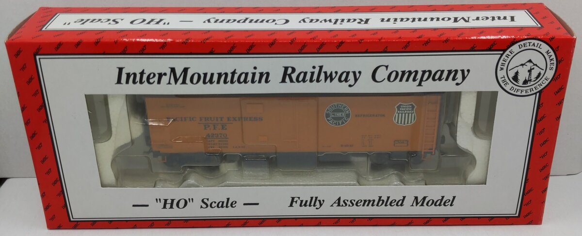 InterMountain 42370 HO Pacific Fruit Express Black/White Refrigerator Car R40-10