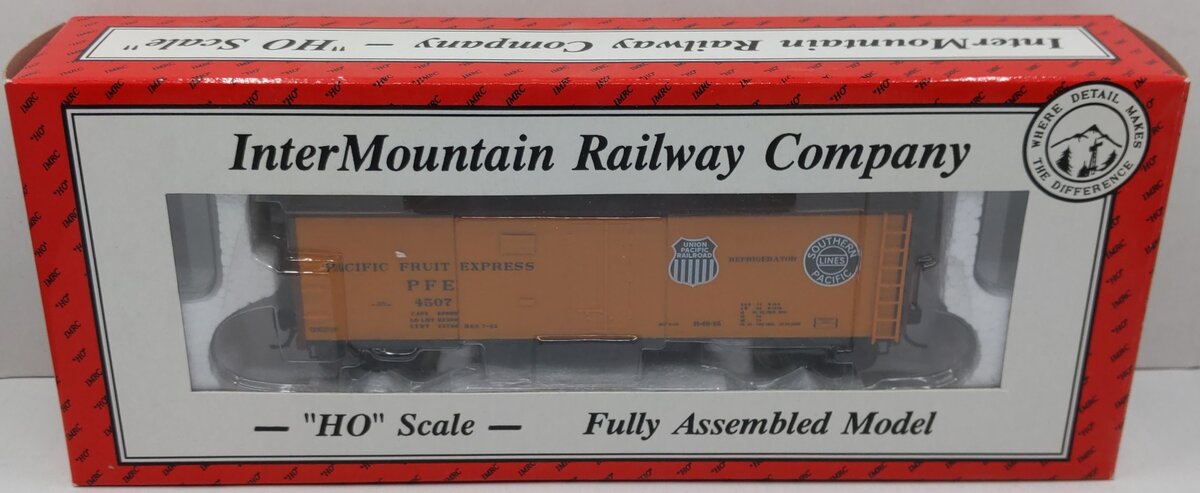 InterMountain 4507 HO Pacific Fruit Express Black/White Refrigerator Car R40-25
