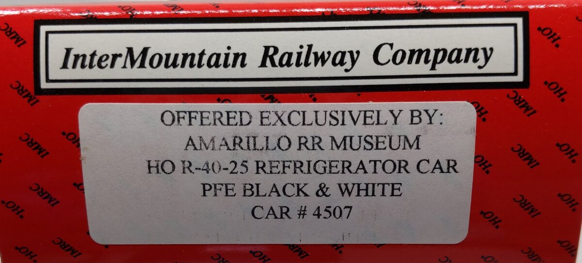 InterMountain 4507 HO Pacific Fruit Express Black/White Refrigerator Car R40-25